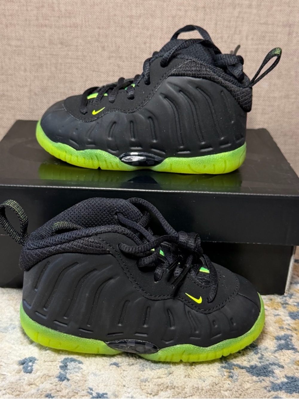 Nike Toddlers' Little Posite One Basketball Sneakers - Black/Volt 5C New In Box